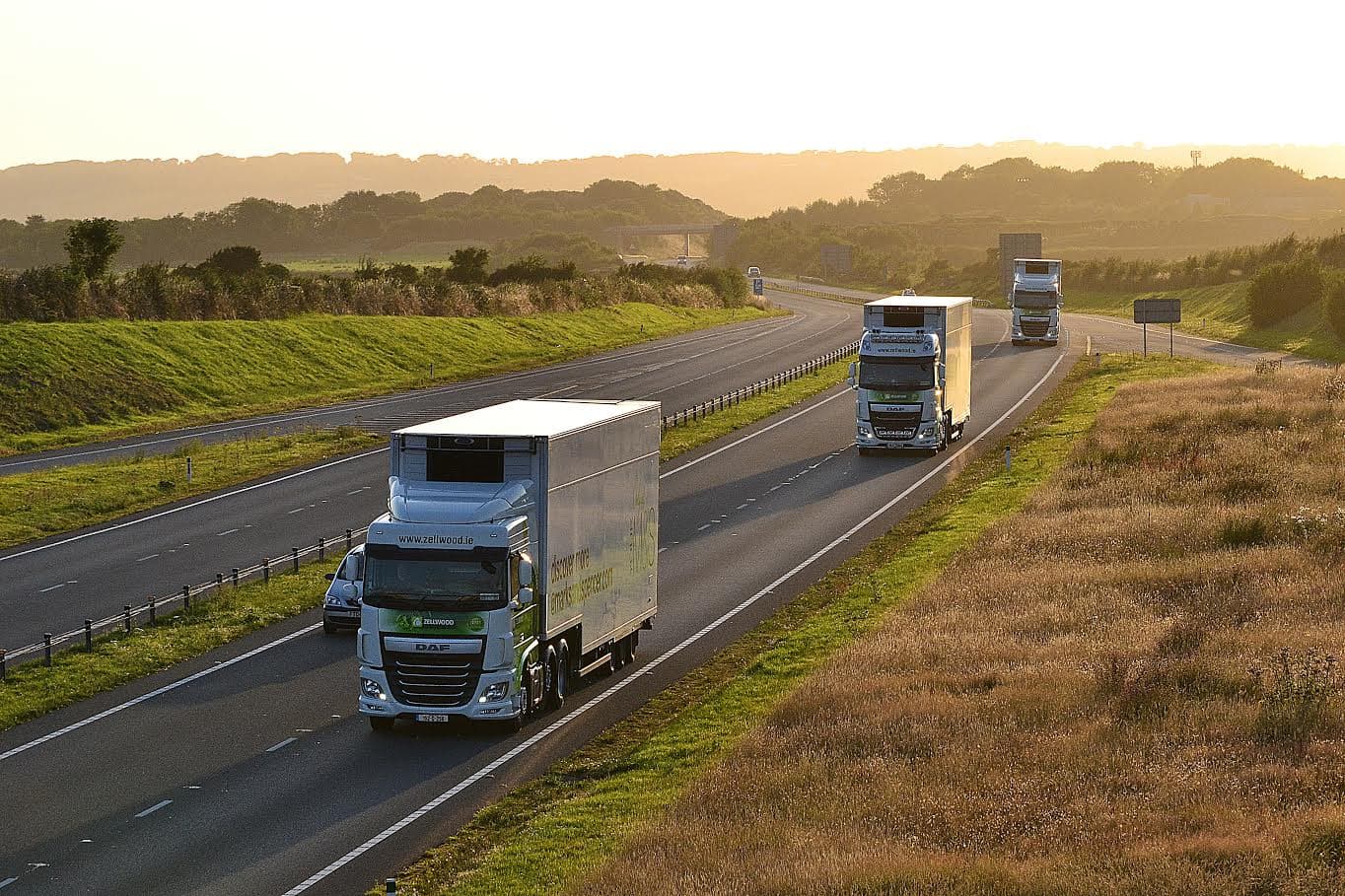 Zellwood temperature-controlled trailer on the road